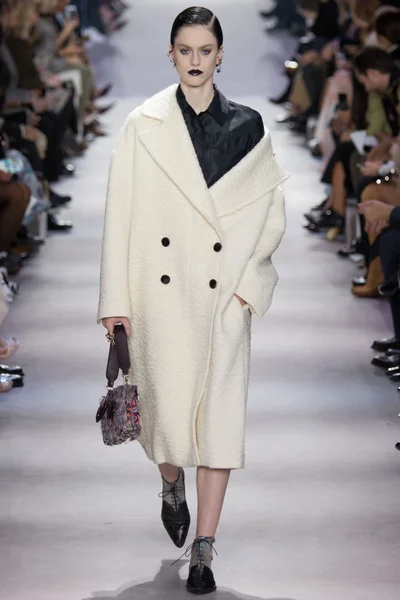 Look 55